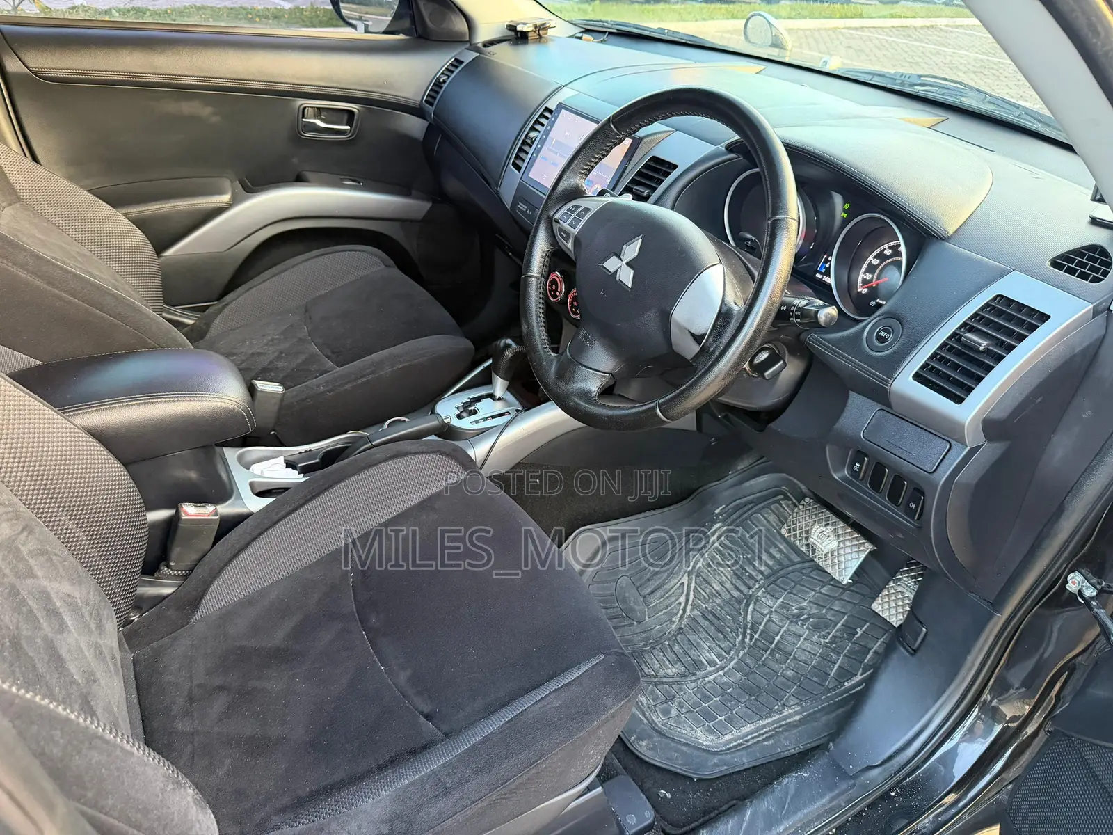 Mitsubishi Outlander 2012 Black