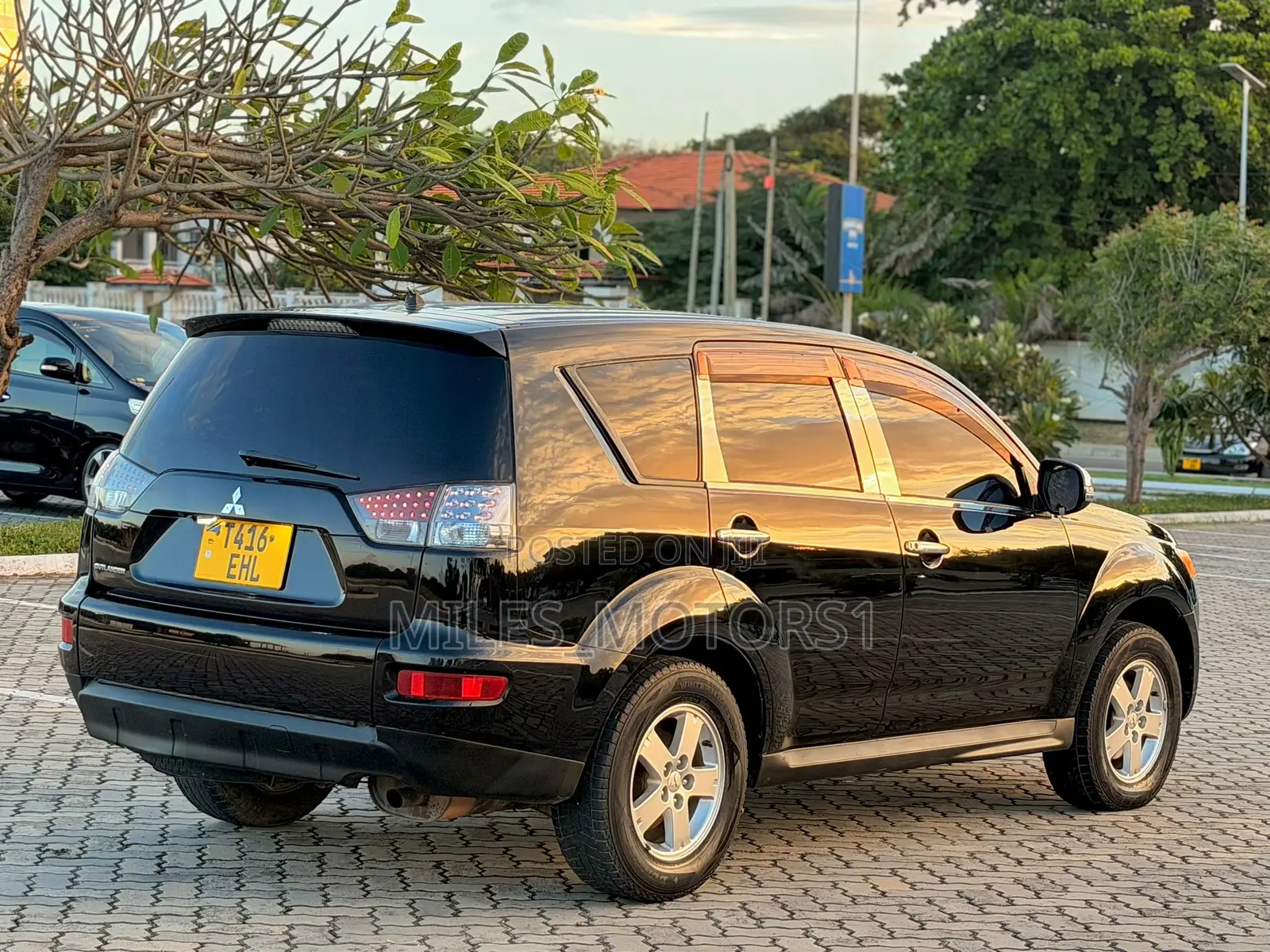 Mitsubishi Outlander 2012 Black