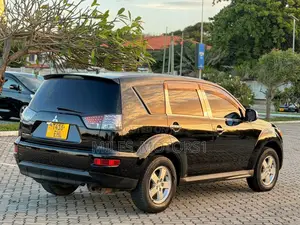 Mitsubishi Outlander 2012 Black