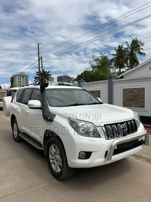 Toyota Land Cruiser Prado 2010 White