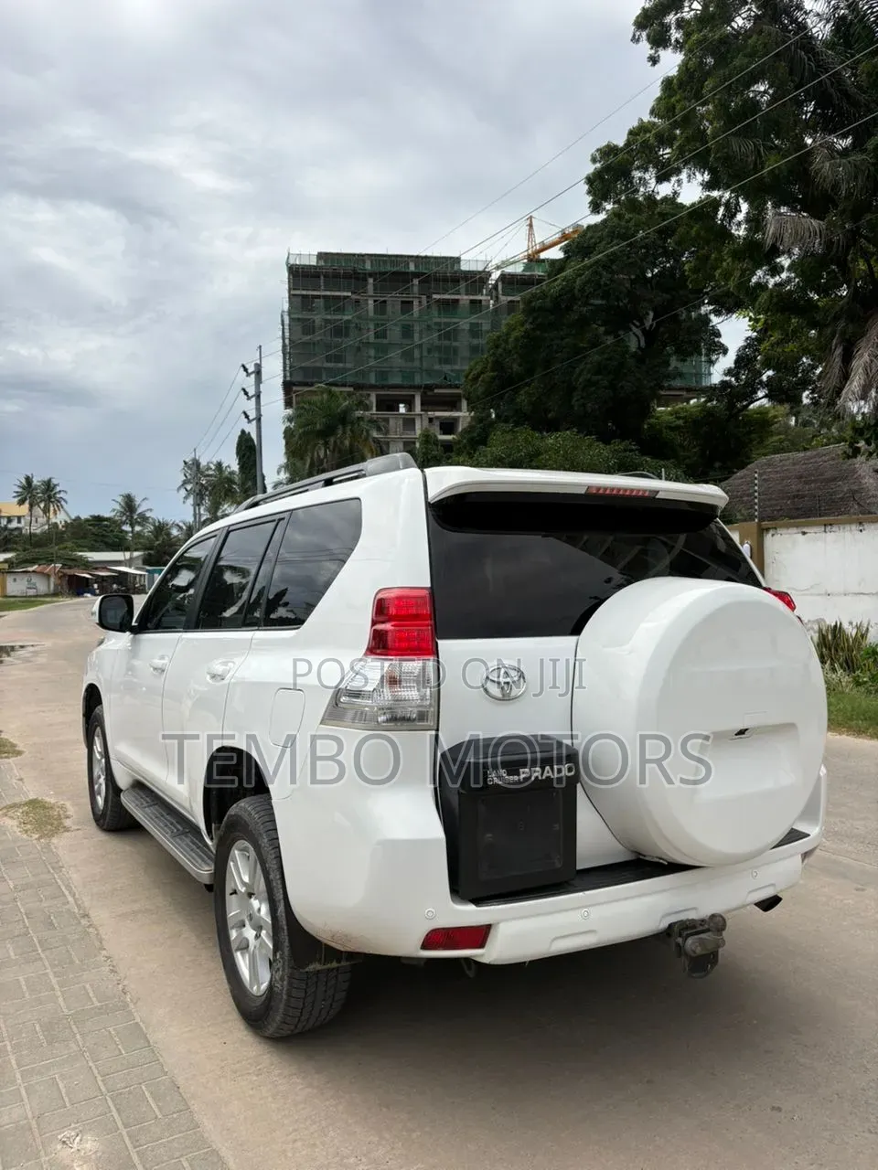Toyota Land Cruiser Prado 2010 White