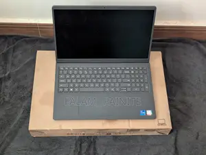 Laptop Dell Vostro 3520 16GB Intel Core i7 HDD+SSD 512GB