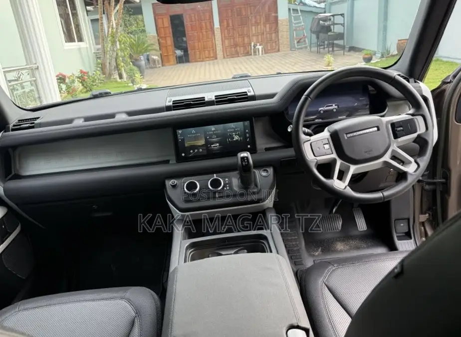 Land Rover Defender 2023 Beige