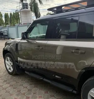 Land Rover Defender 2023 Beige
