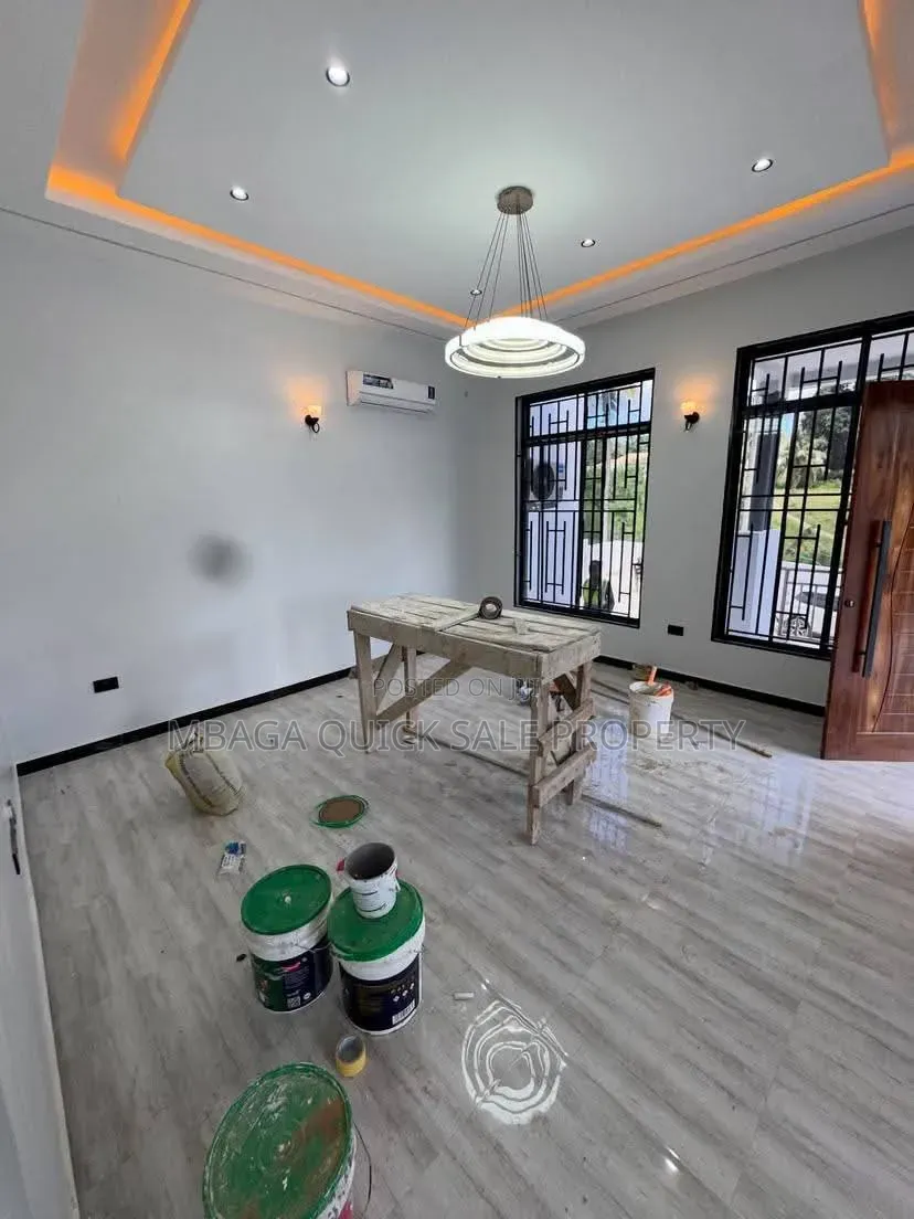 4bdrm House in Goba for sale
