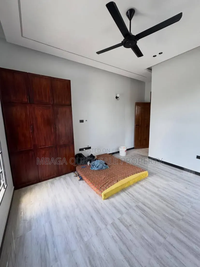 4bdrm House in Goba for sale