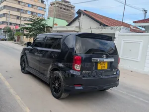Toyota Corolla Rumion 2010 Black