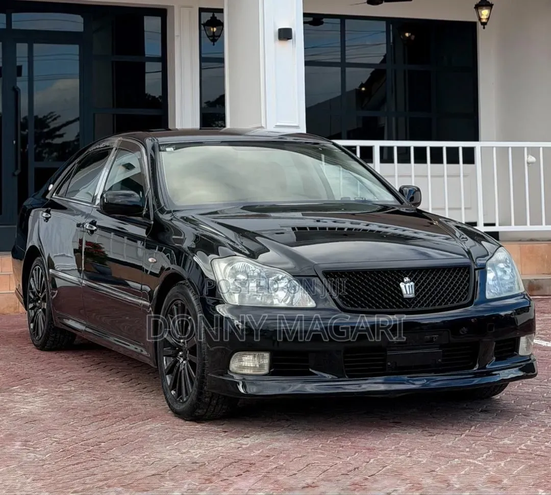 Toyota Crown 2006 Black