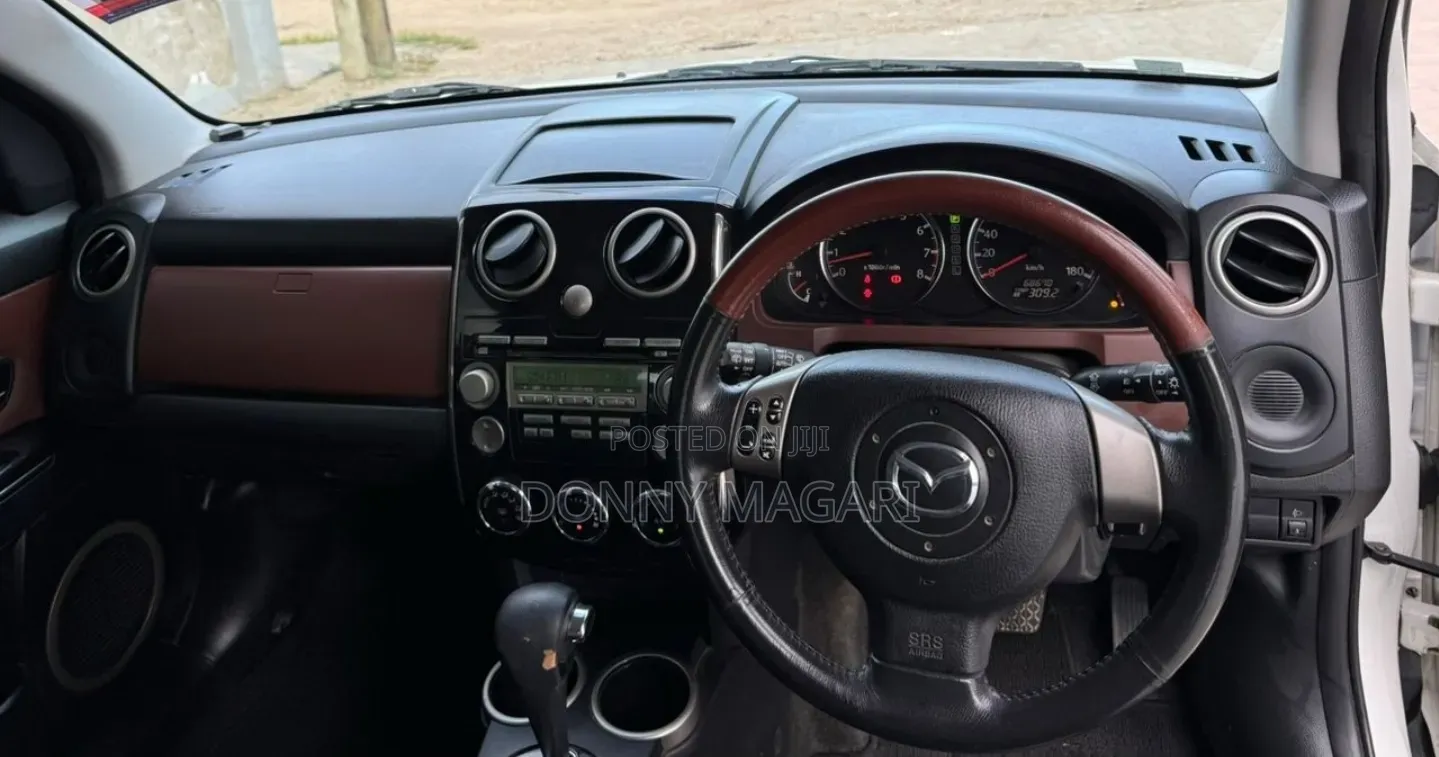 Mazda Verisa 2007 White