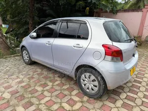 Toyota Vitz 2006 Silver