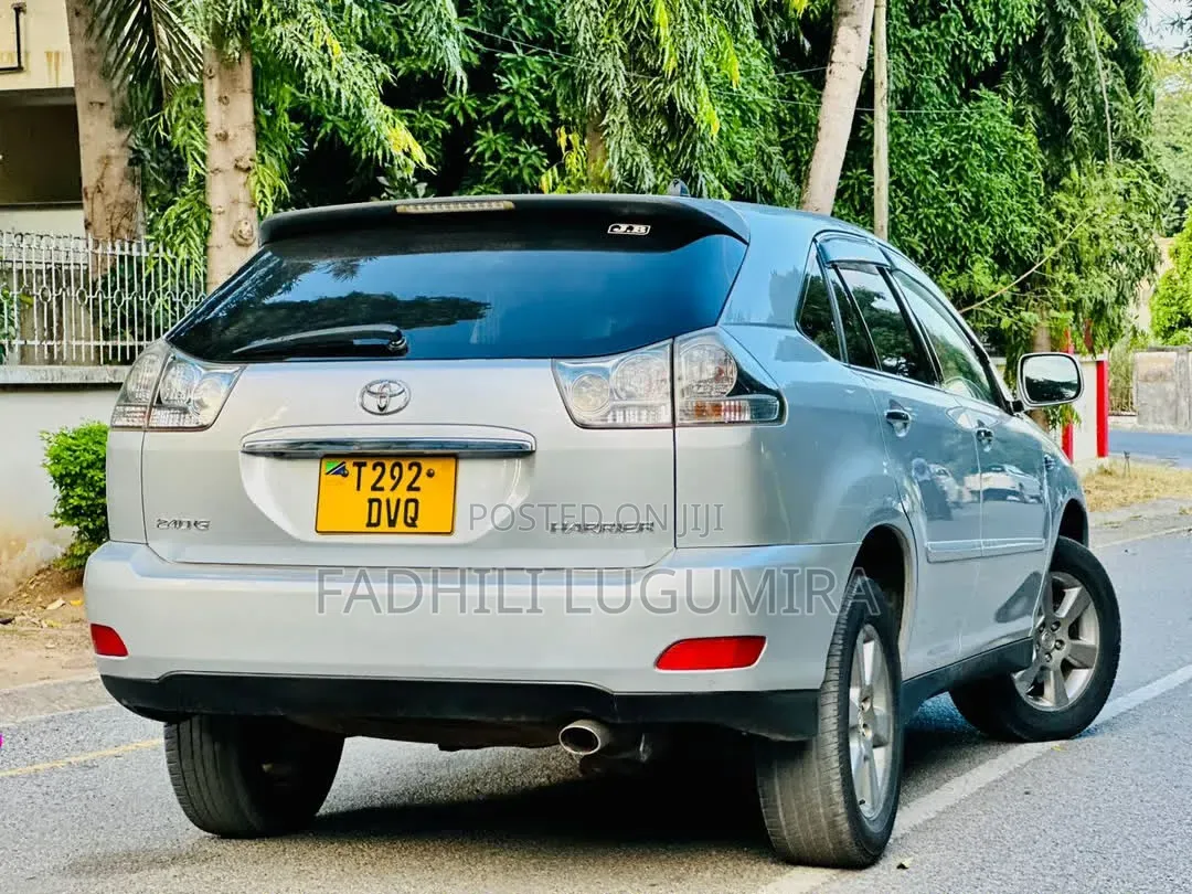 Toyota Harrier 2005 Silver