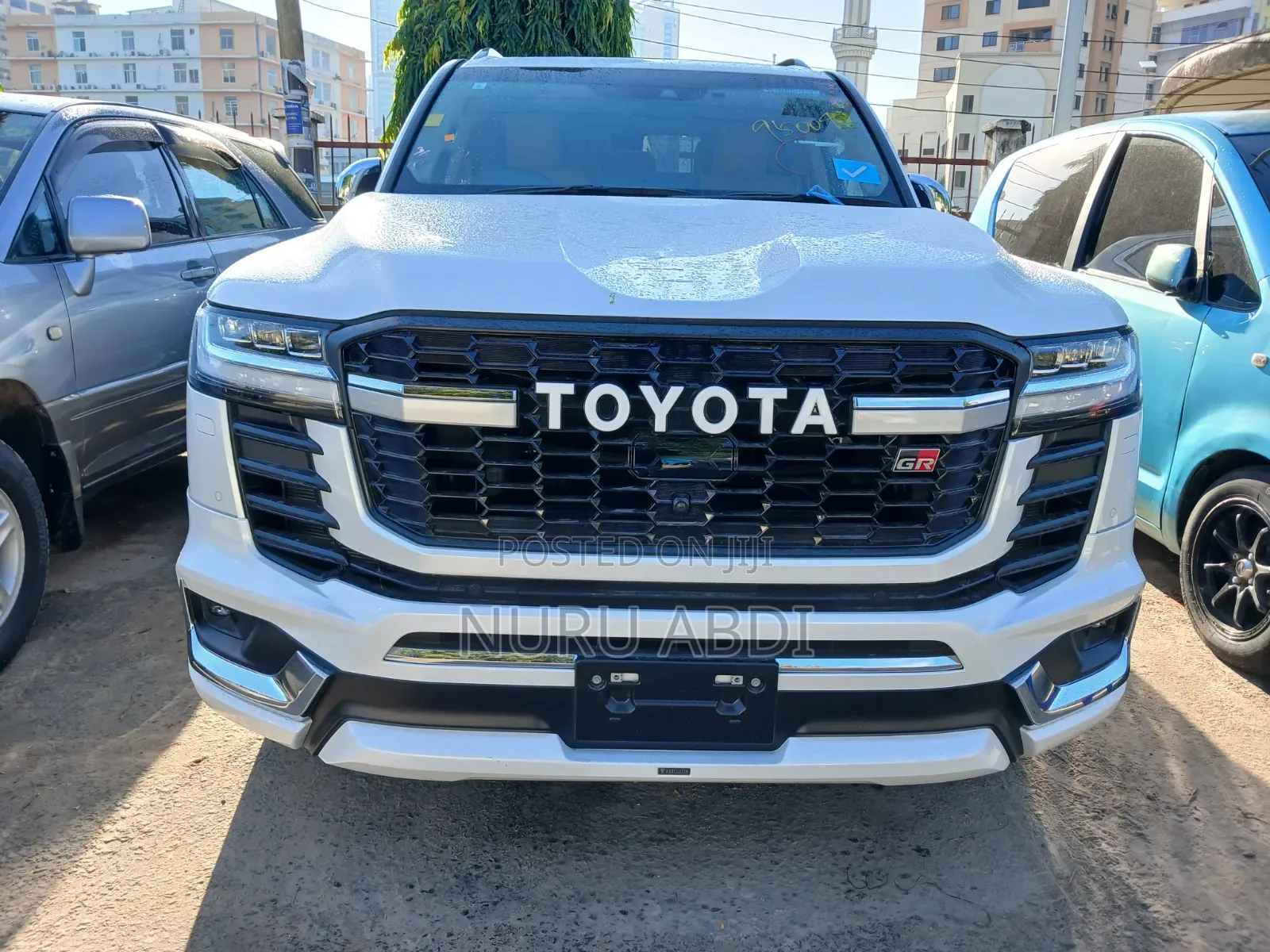 Toyota Land Cruiser LC300 2023 White