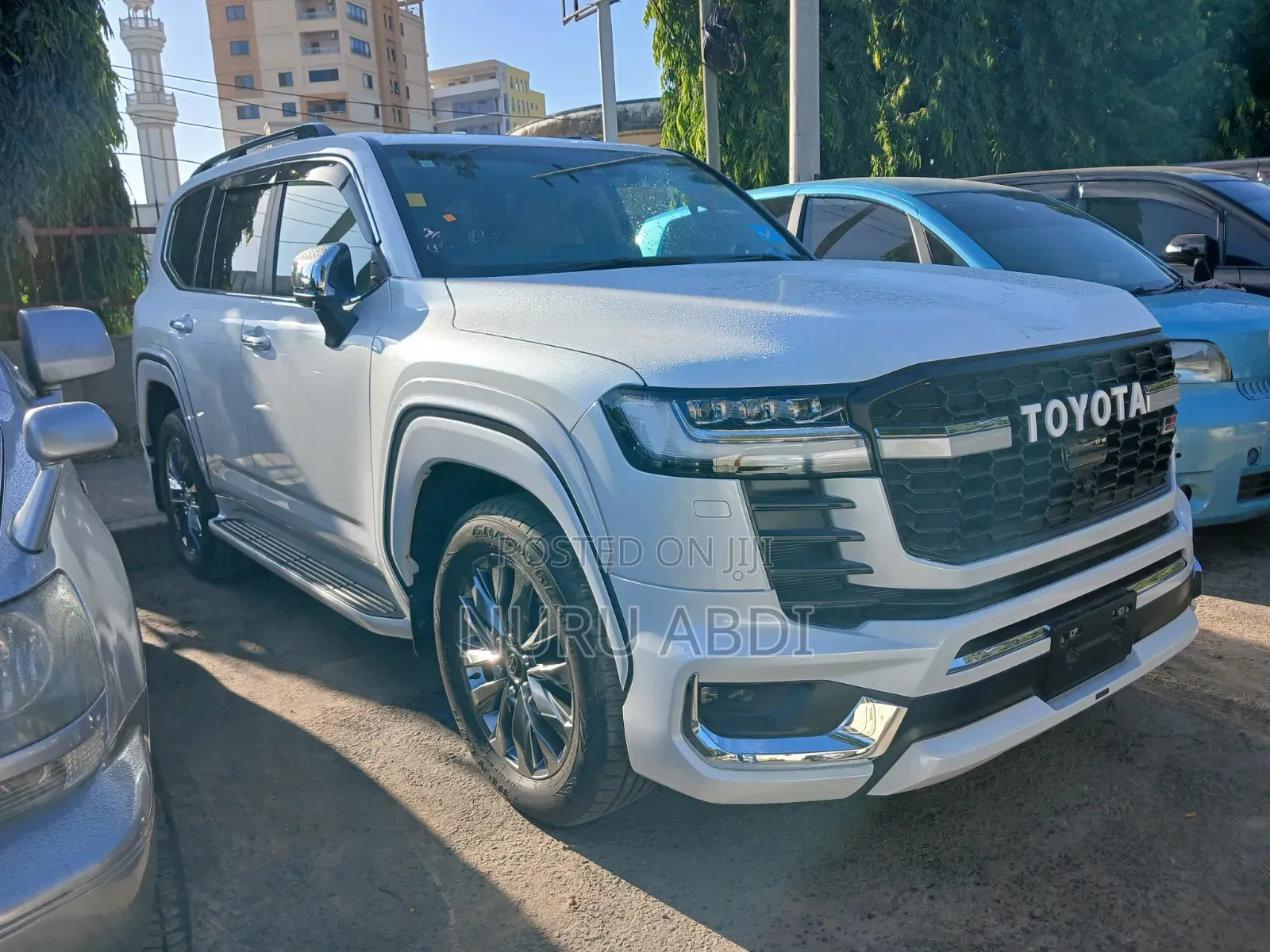 Toyota Land Cruiser LC300 2023 White