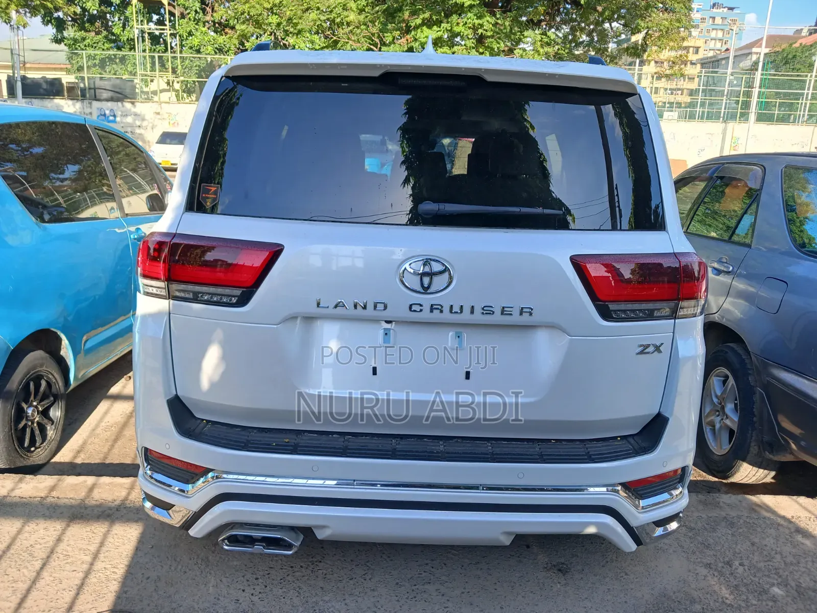 Toyota Land Cruiser LC300 2023 White