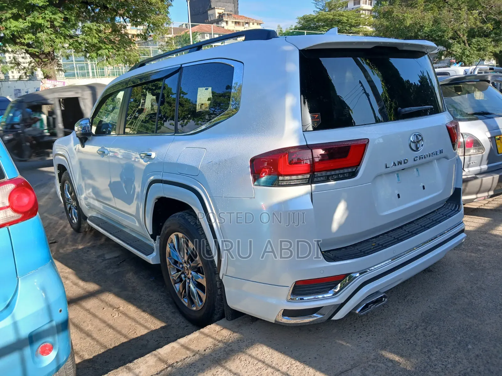 Toyota Land Cruiser LC300 2023 White