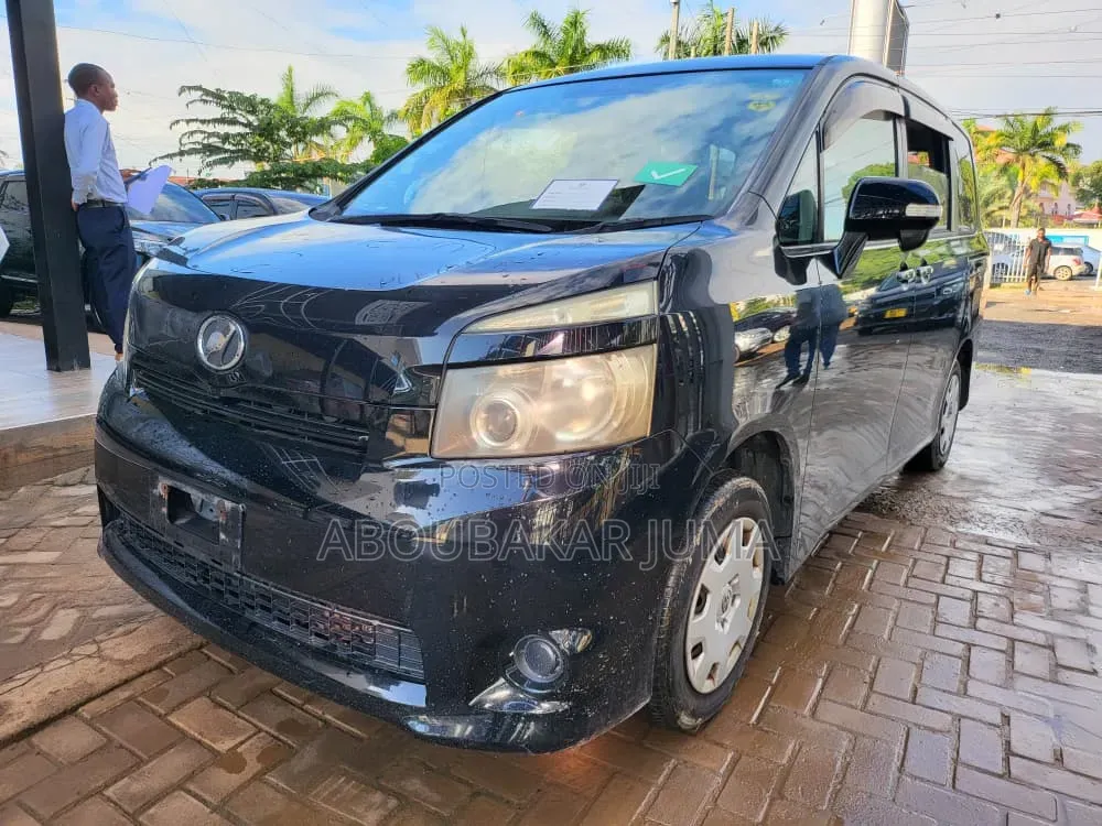 Toyota Voxy 2007 Black