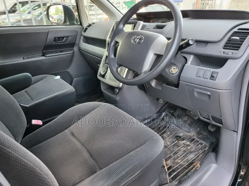Toyota Voxy 2007 Black