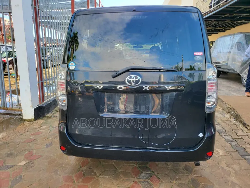 Toyota Voxy 2007 Black