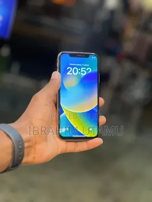 Apple iPhone X 64 GB White