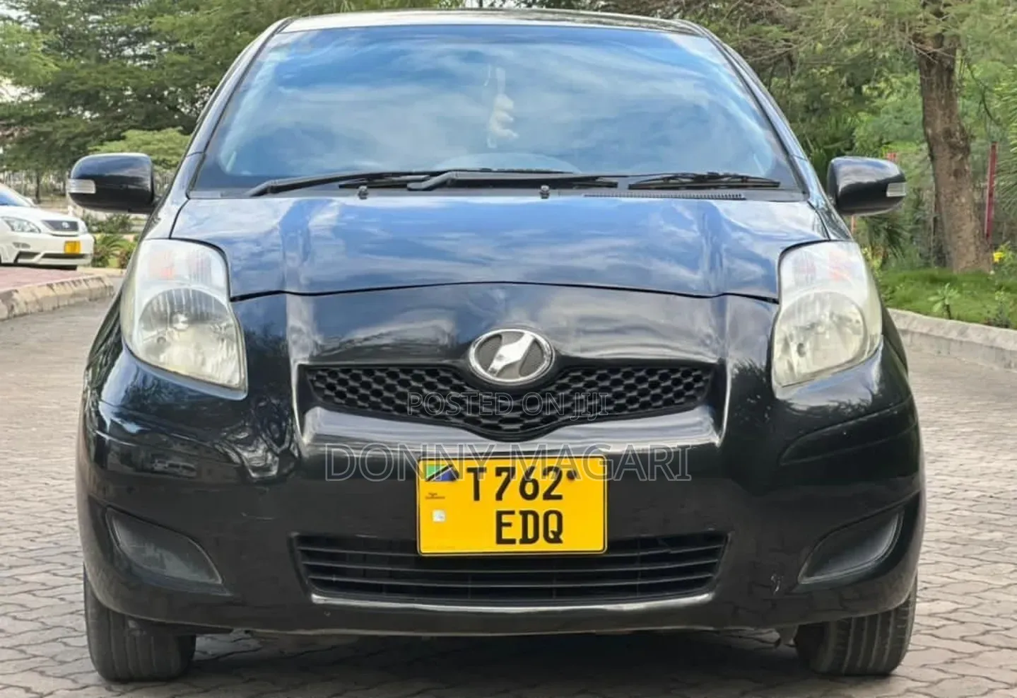 Toyota Vitz 2009 Black