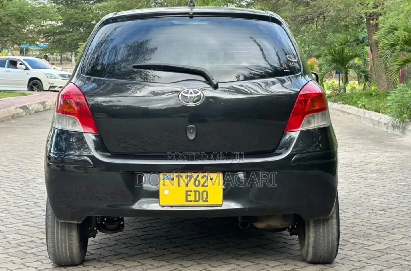 Toyota Vitz 2009 Black