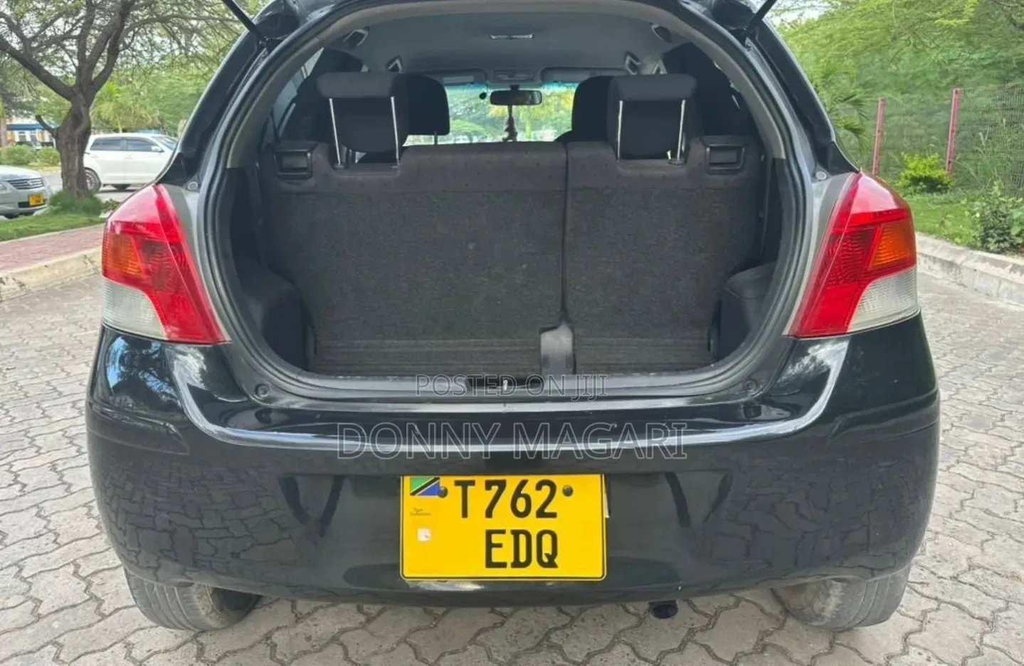 Toyota Vitz 2009 Black