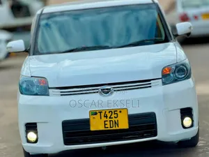 Toyota Corolla Rumion 2009 White