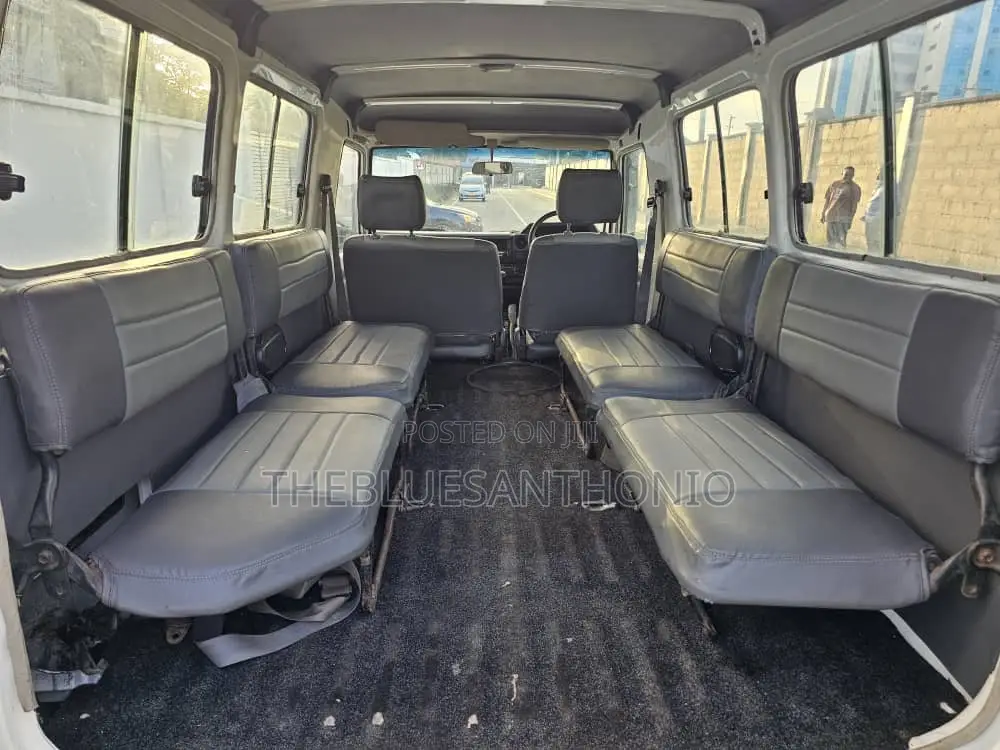 Toyota Land Cruiser 1999 White
