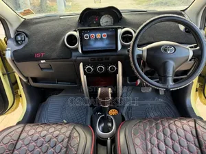 Toyota IST 2003 Yellow