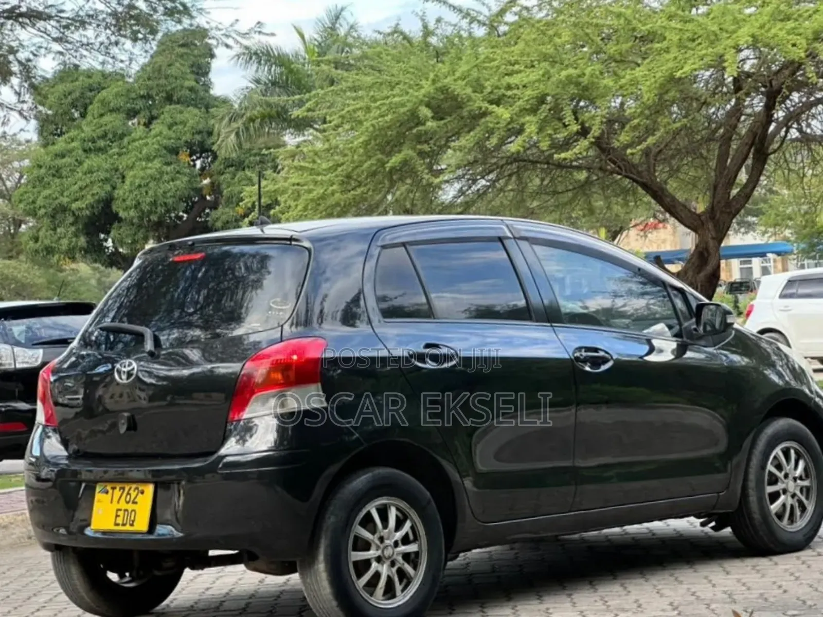 Toyota Vitz 2009 Black
