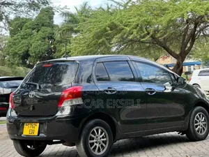 Toyota Vitz 2009 Black