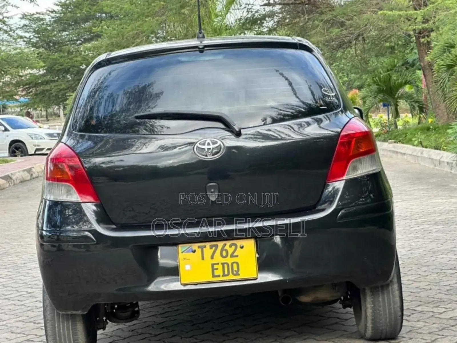 Toyota Vitz 2009 Black