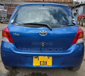 Toyota Vitz 2006 Blue