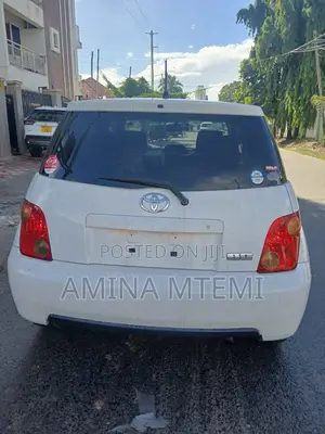 Toyota IST 2004 White