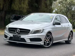 Mercedes-Benz A-Class 2014 Silver