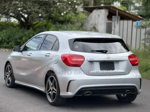 Mercedes-Benz A-Class 2014 Silver