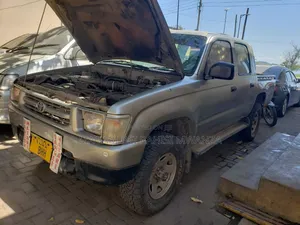 Toyota Hilux 1998 Gray
