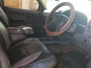 Toyota Hilux 1998 Gray