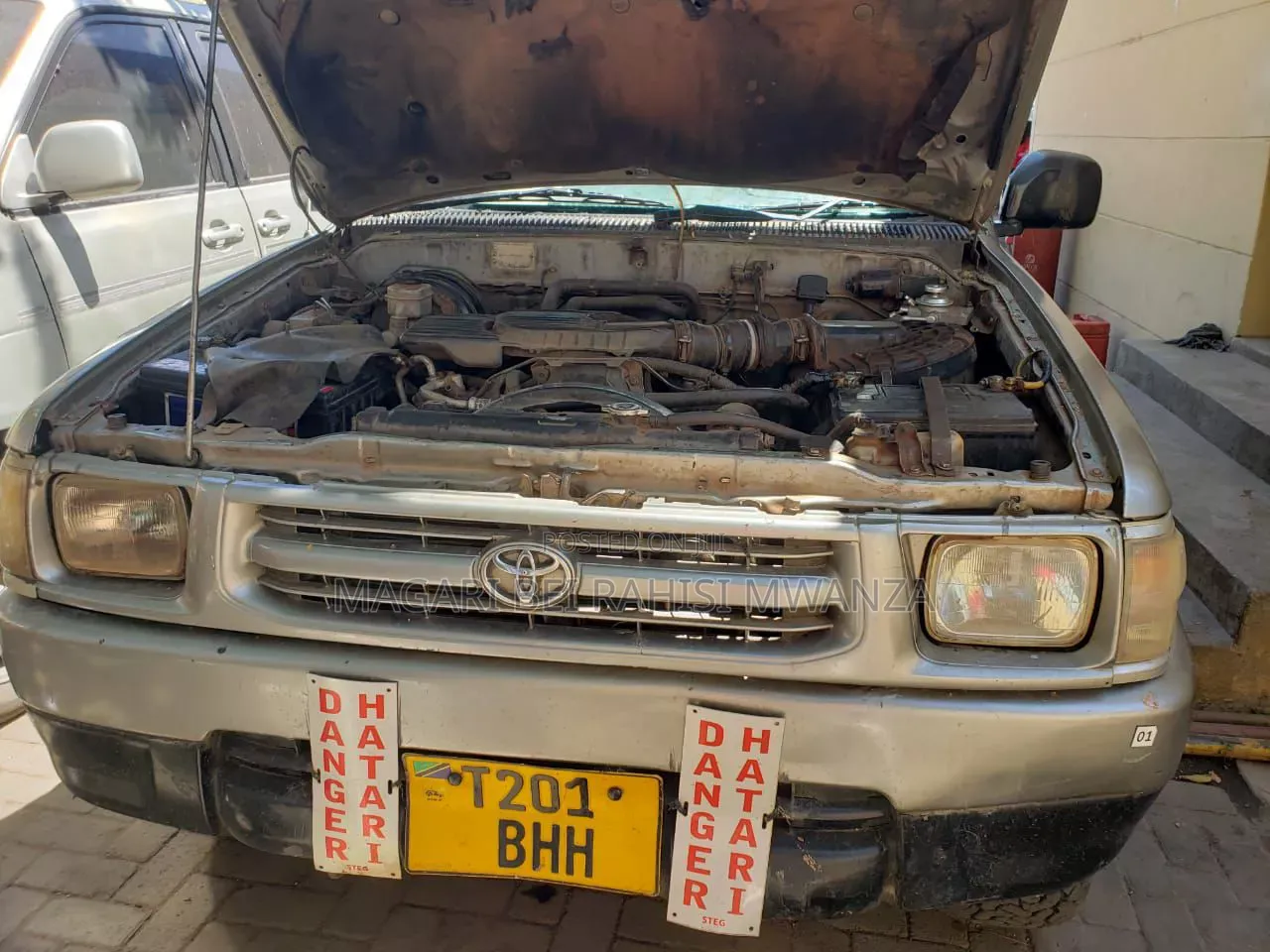 Toyota Hilux 1998 Gray