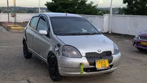 Toyota Vitz 2006 Silver