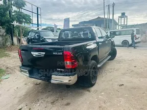 Toyota Hilux 2017 Black