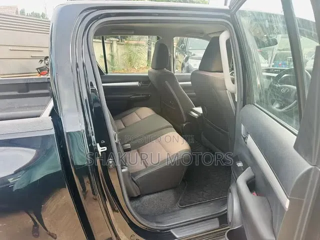 Toyota Hilux 2017 Black