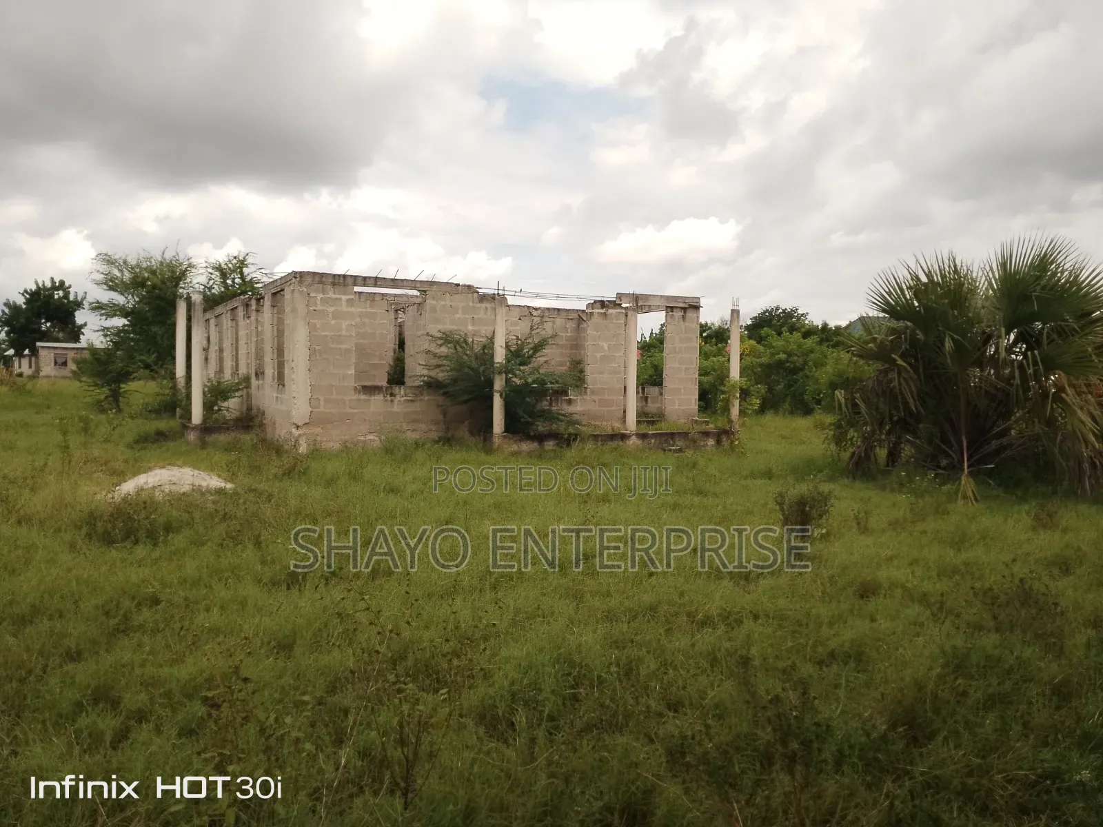 Kiwanja Kinauzwa. Mbweni Zanzibar 