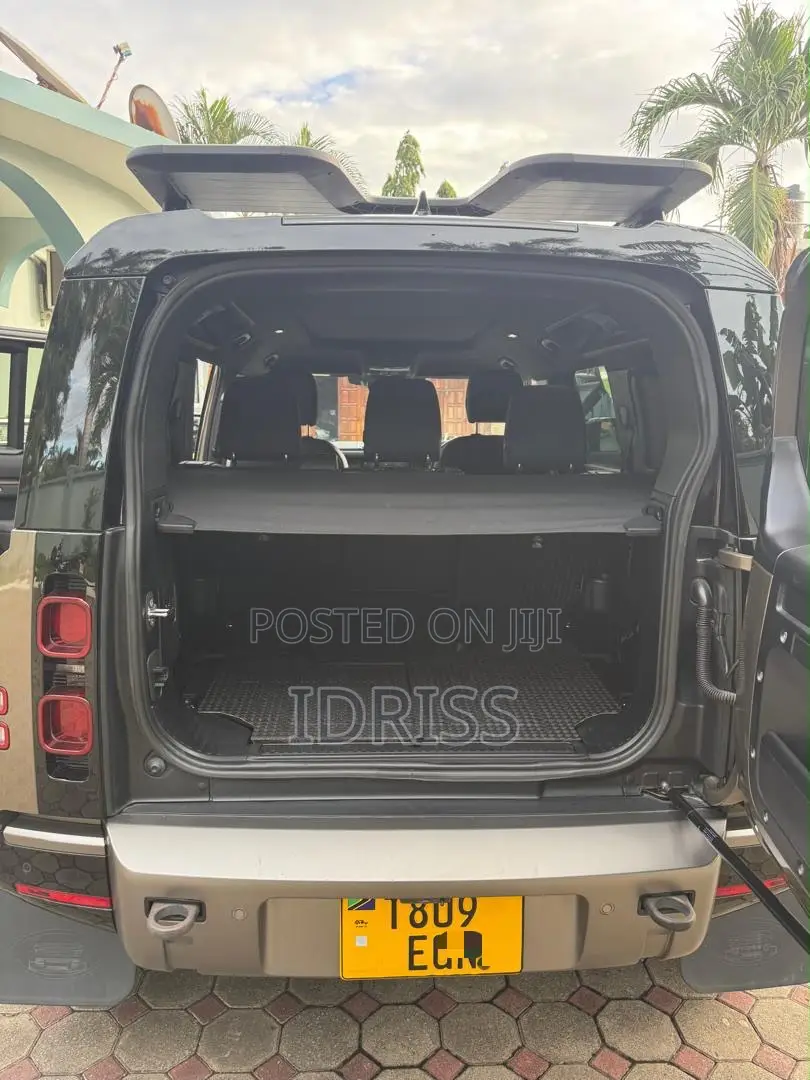 Land Rover Defender 2023 Gray