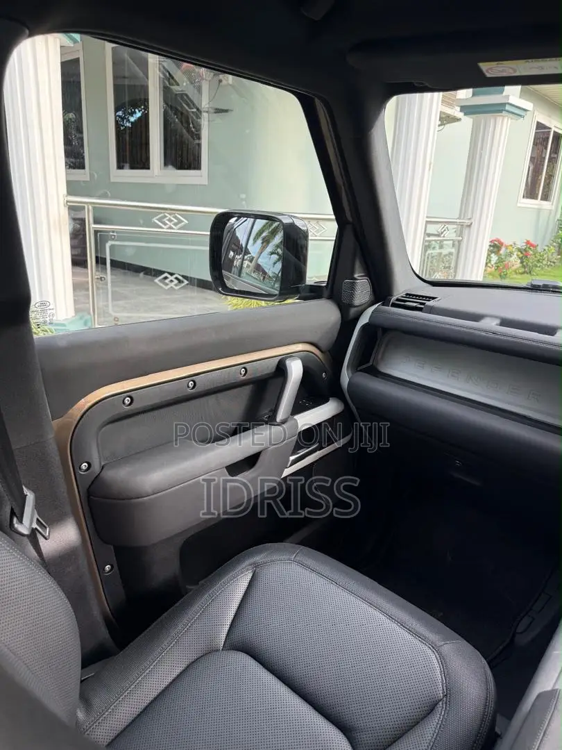 Land Rover Defender 2023 Gray