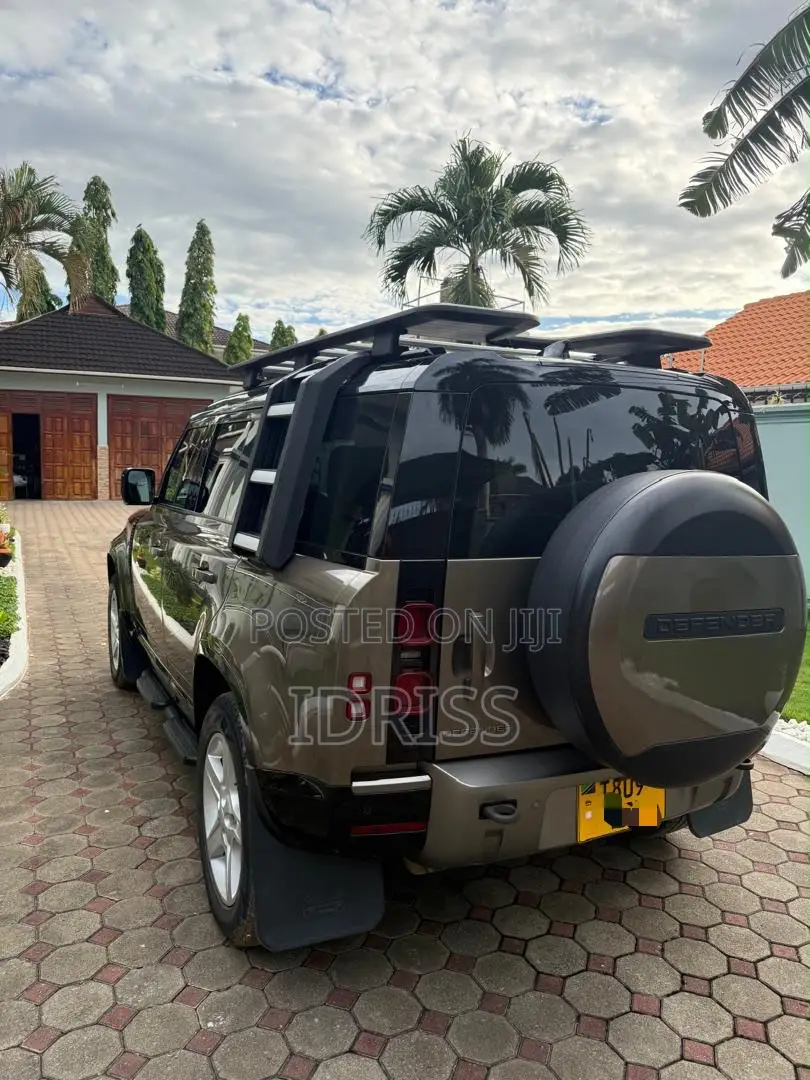Land Rover Defender 2023 Gray