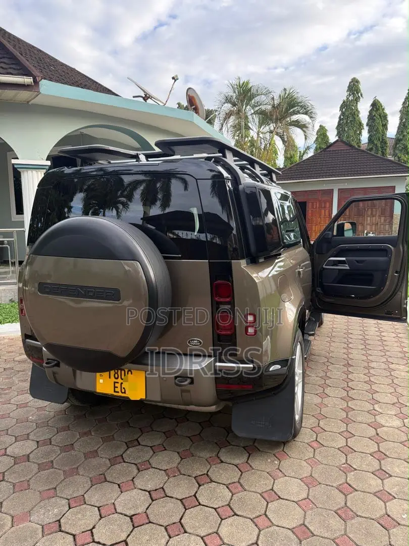 Land Rover Defender 2023 Gray