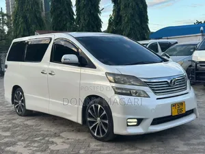 Toyota Vellfire 2010 White