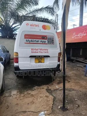 Toyota HiAce 2003 White