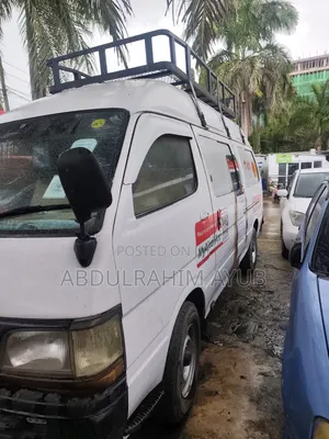 Toyota HiAce 2003 White